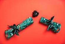 Load image into Gallery viewer, Fabric crackers