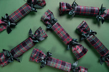 Load image into Gallery viewer, Luxury reusable Christmas crackers